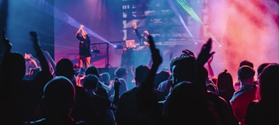 333体育玩家部落社区互动 - 球迷在线热烈讨论比赛的社交界面