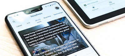 333体育深度专题新闻报道 - 体育记者撰写行业分析文章的场景