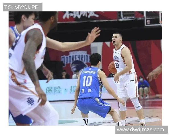 南京篮球队进攻战术全面解析与实战应用探讨